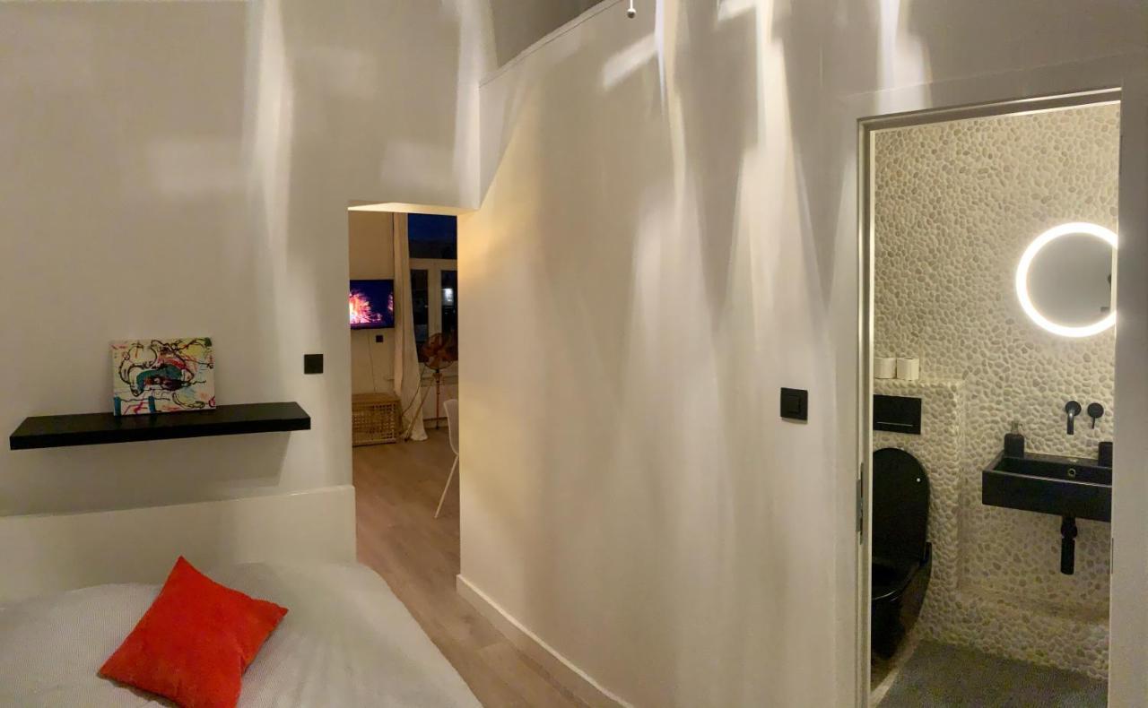 Sleep Inn - Black And White Modern Flat With Cityview 安特卫普 外观 照片