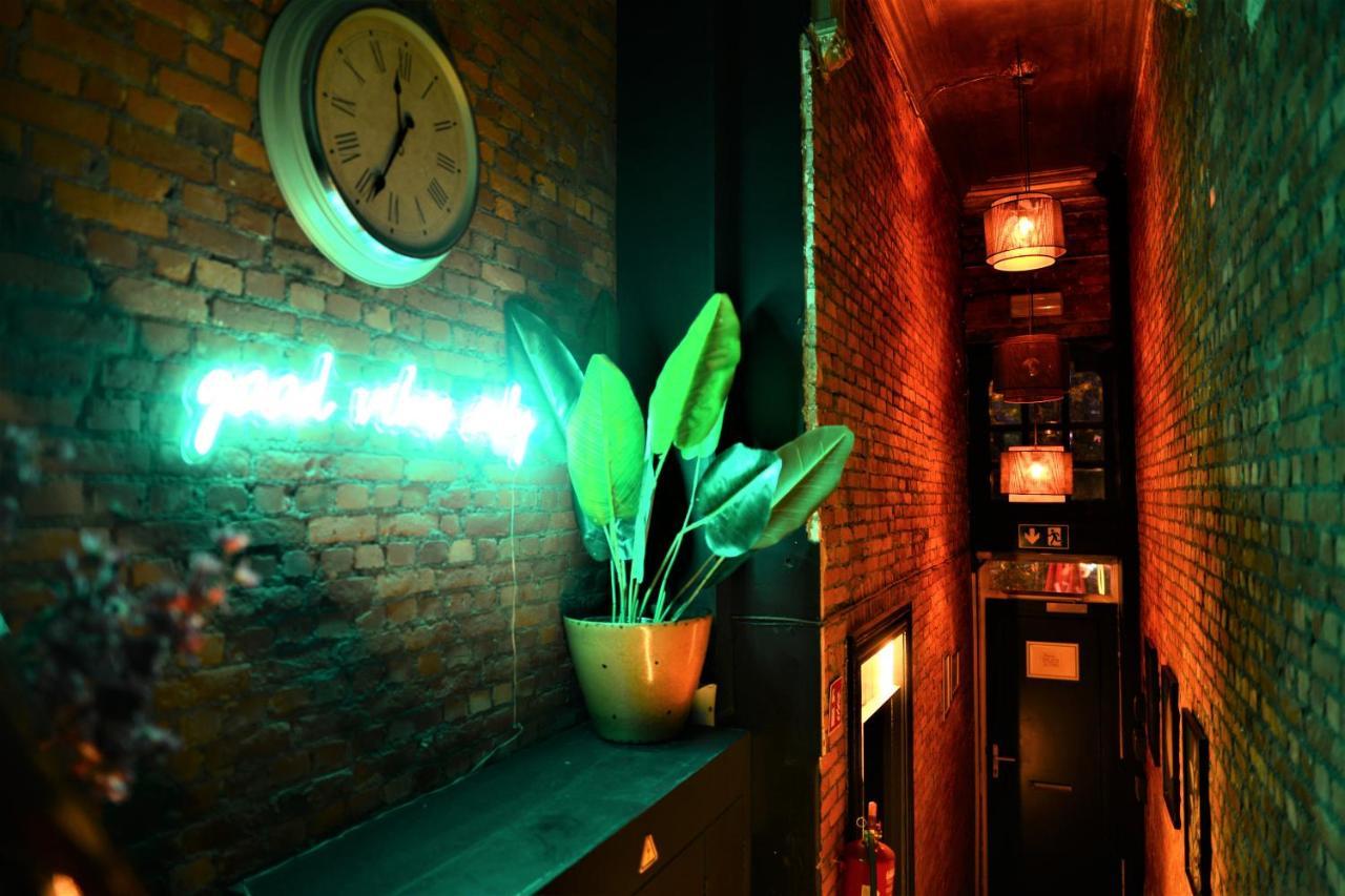 Sleep Inn - Black And White Modern Flat With Cityview 安特卫普 外观 照片